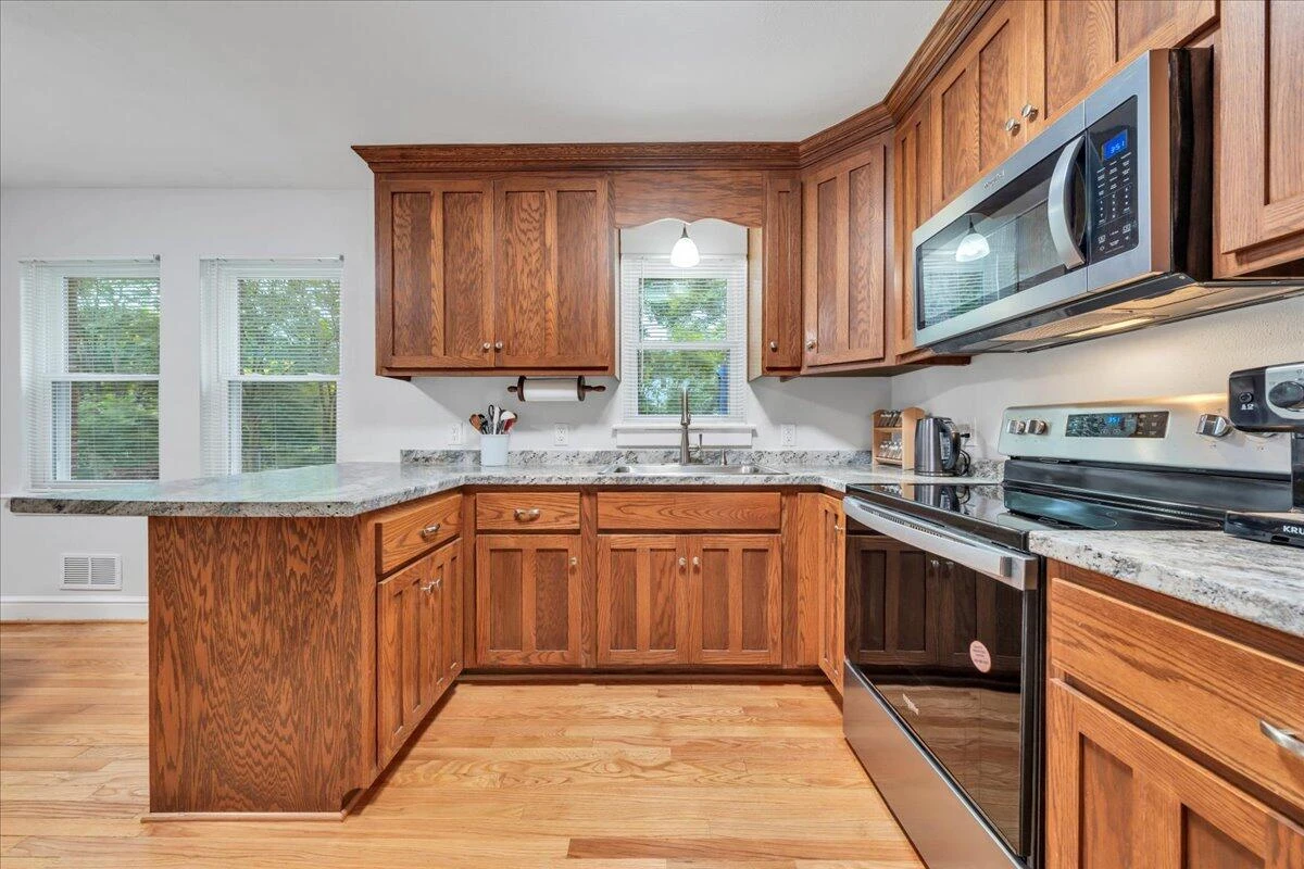 2324 Howard RD - Photo 27