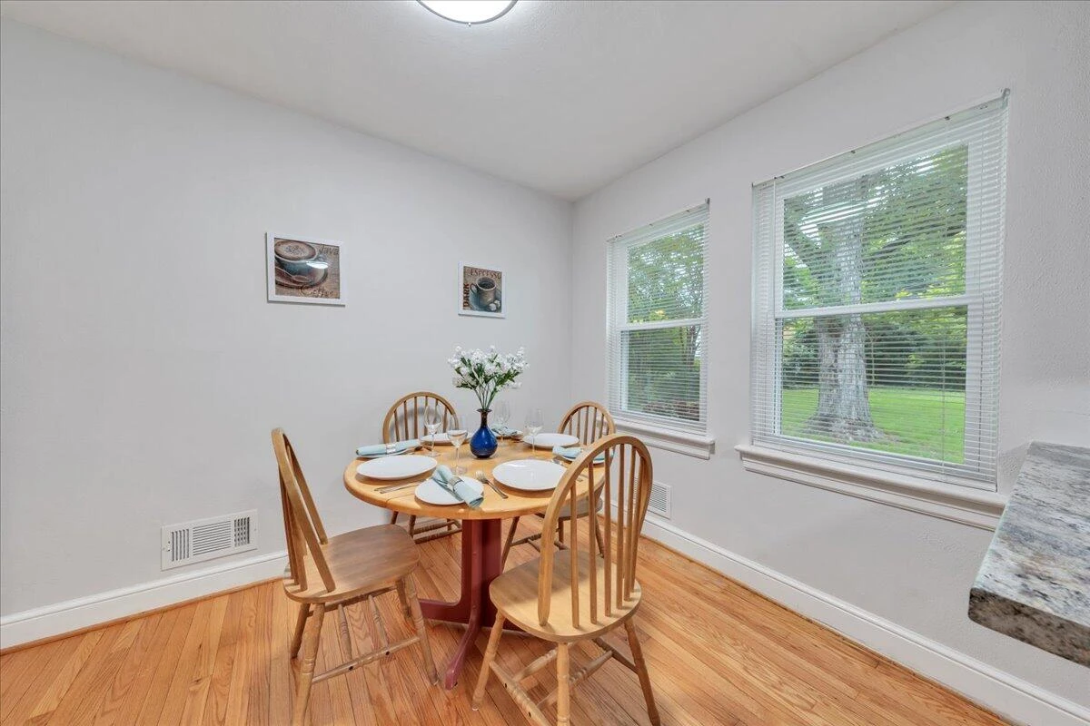 2324 Howard RD - Photo 28
