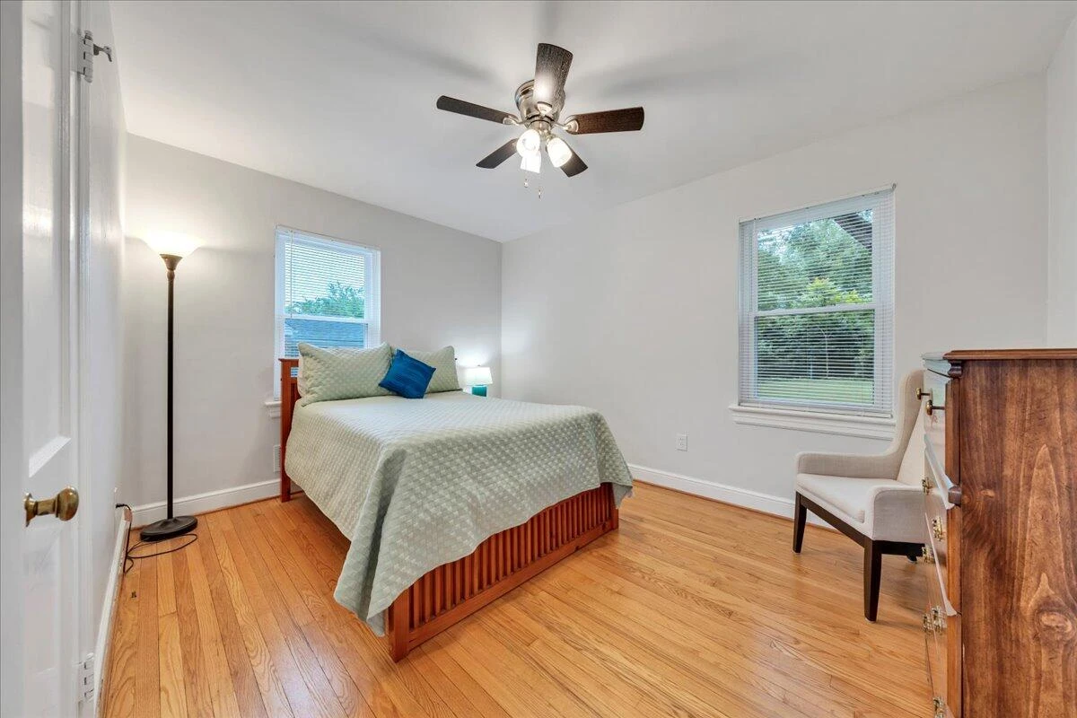 2324 Howard RD - Photo 30