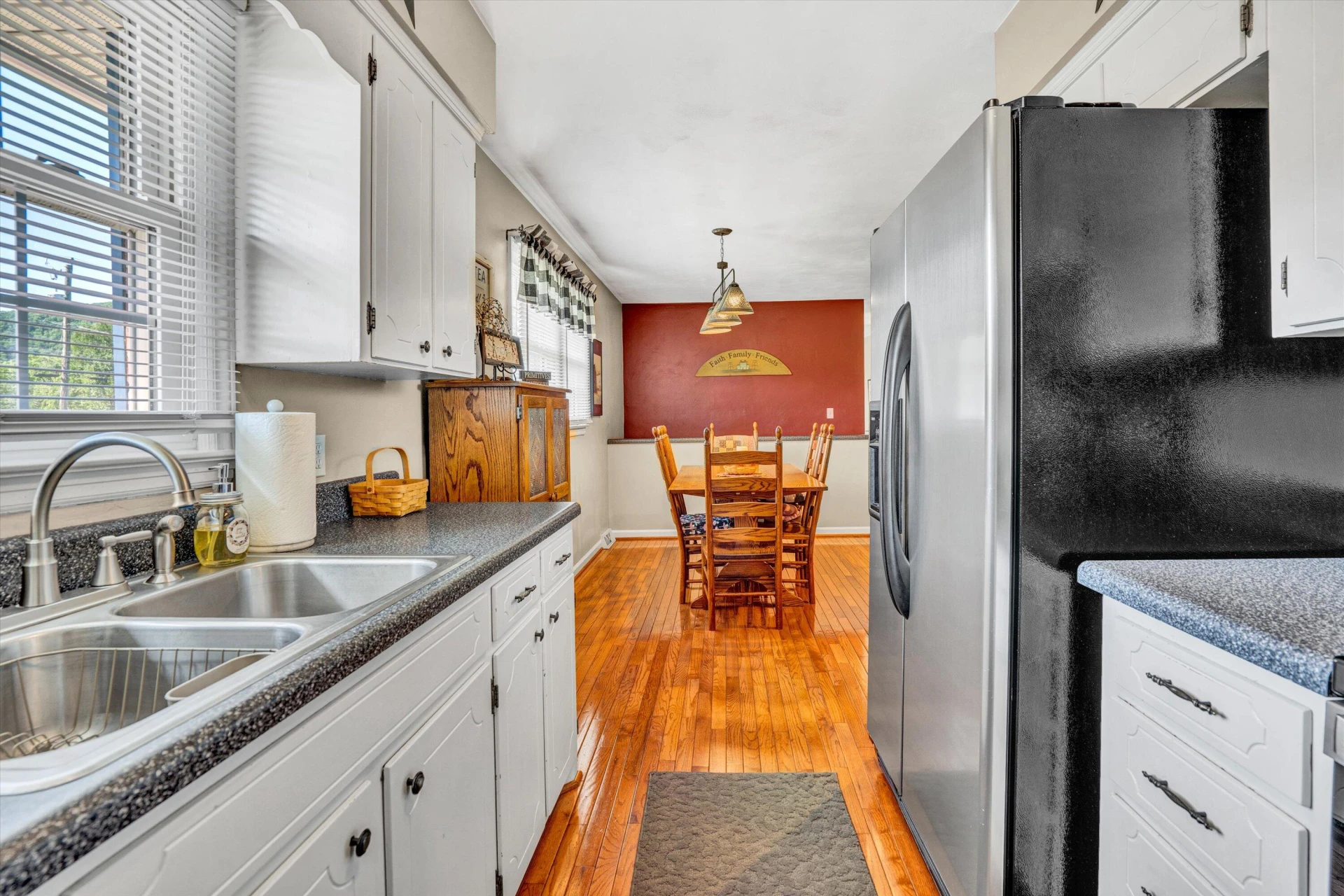93 Southwest AVE - Photo 12