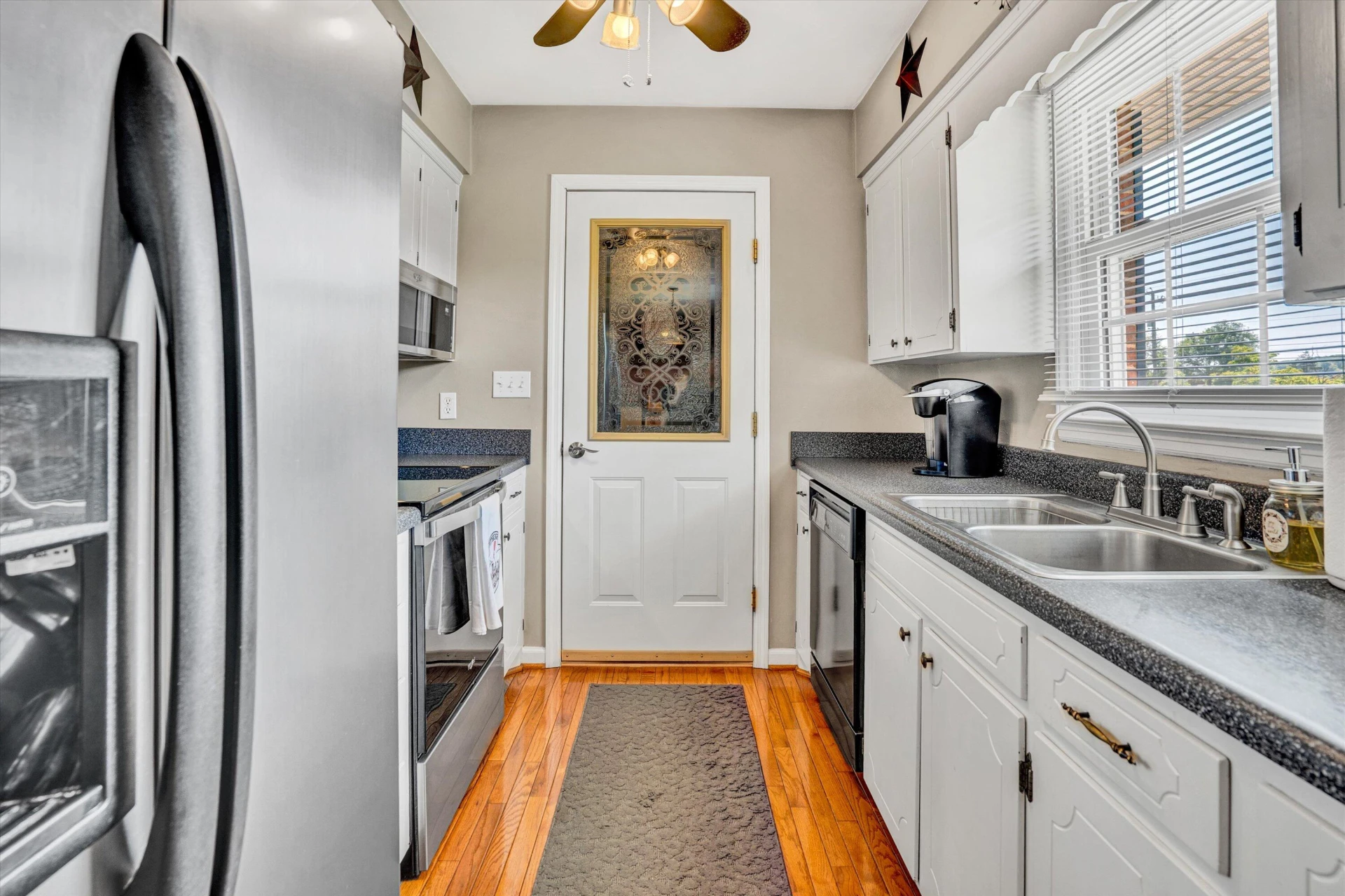93 Southwest AVE - Photo 13