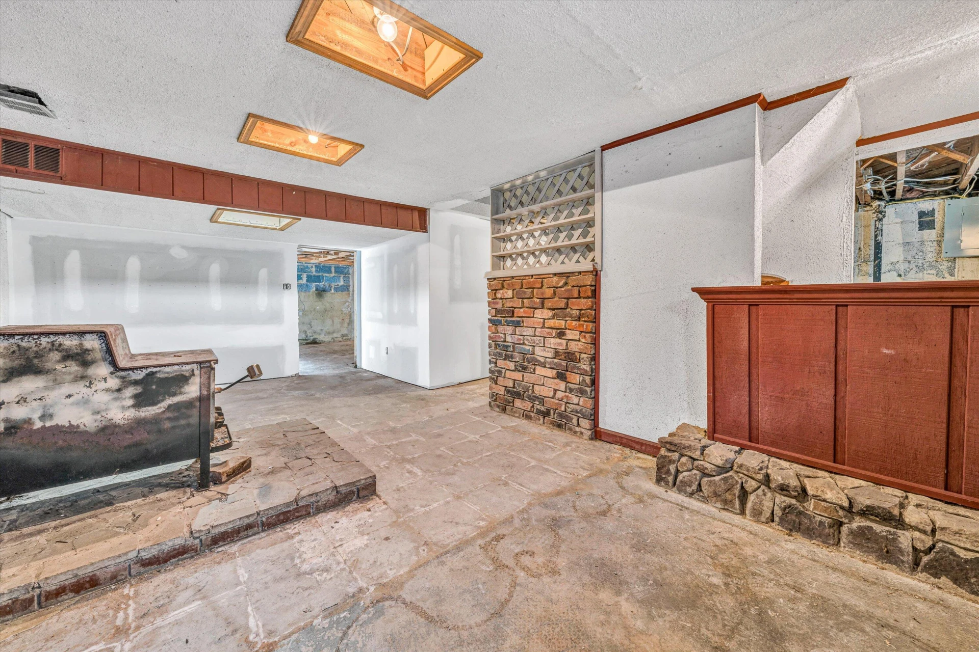 2752 Lansing DR - Photo 17