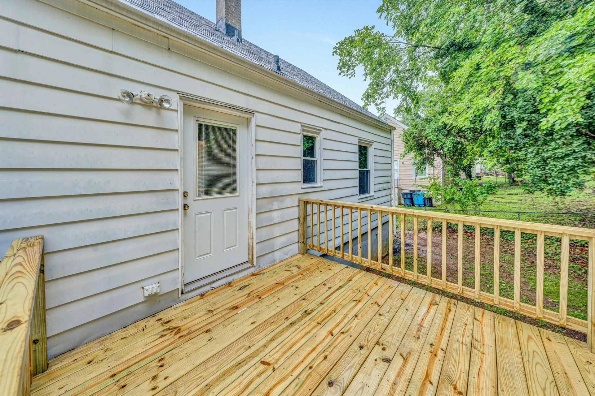 2752 Lansing DR - Photo 19