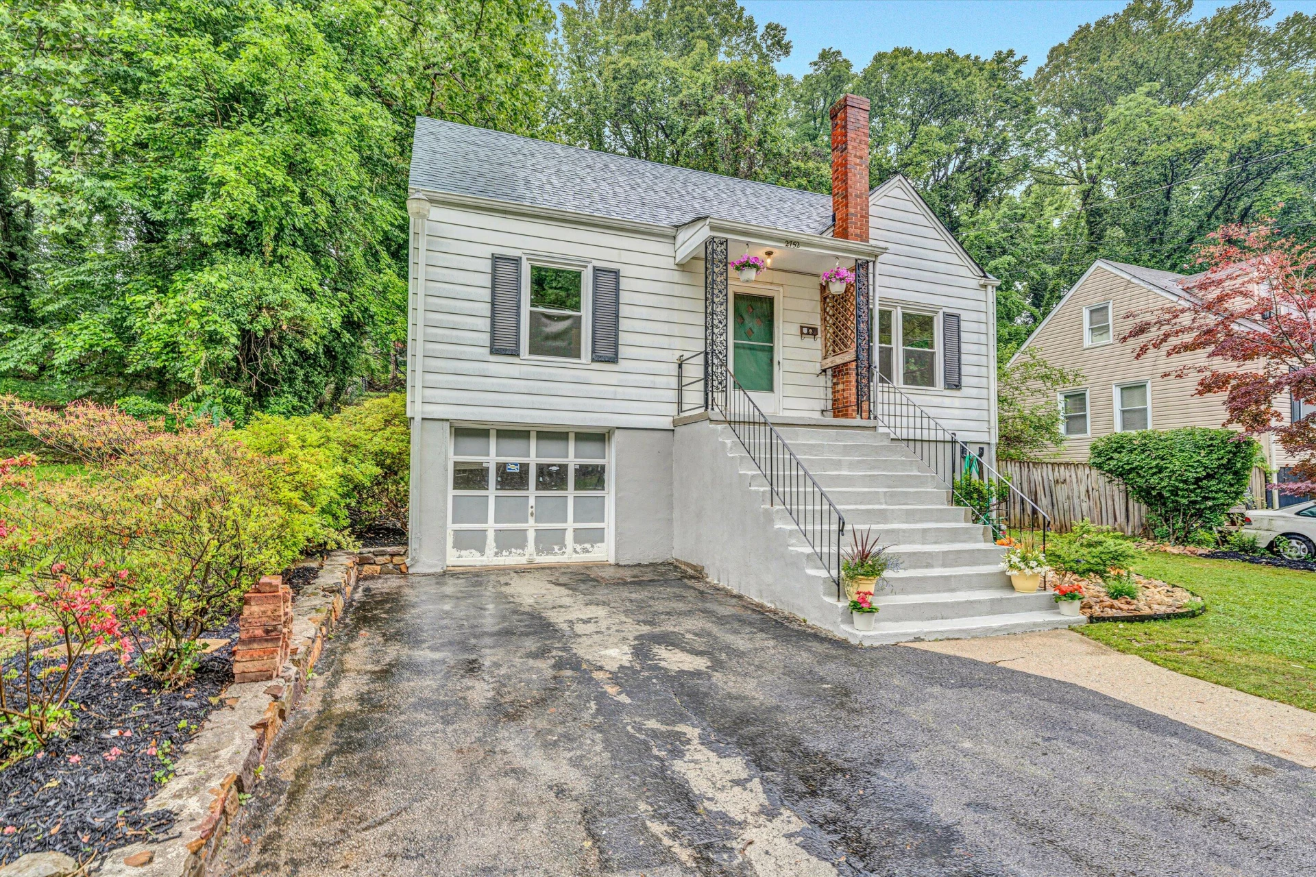 2752 Lansing DR - Photo 3