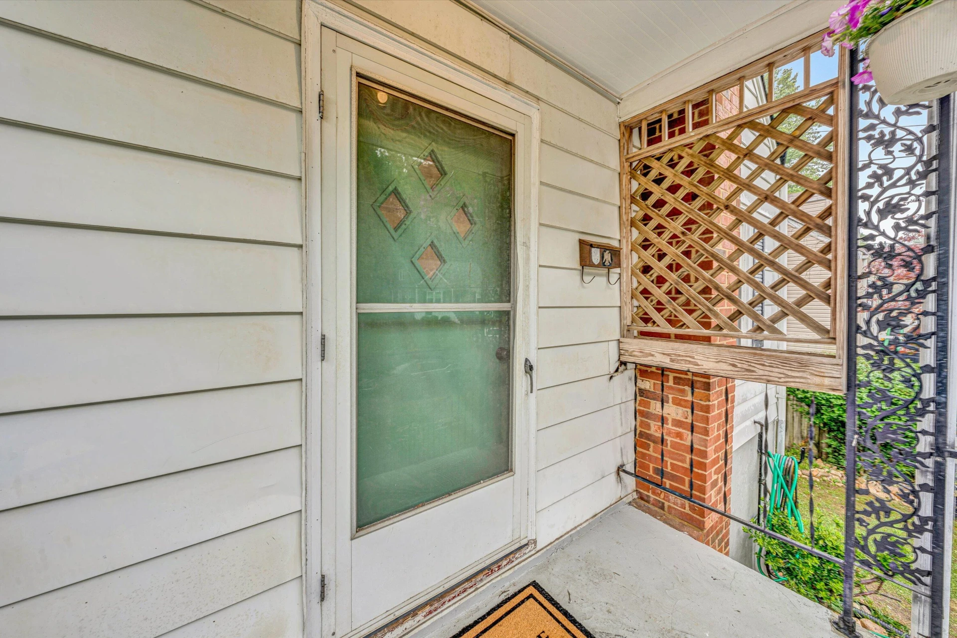 2752 Lansing DR - Photo 4