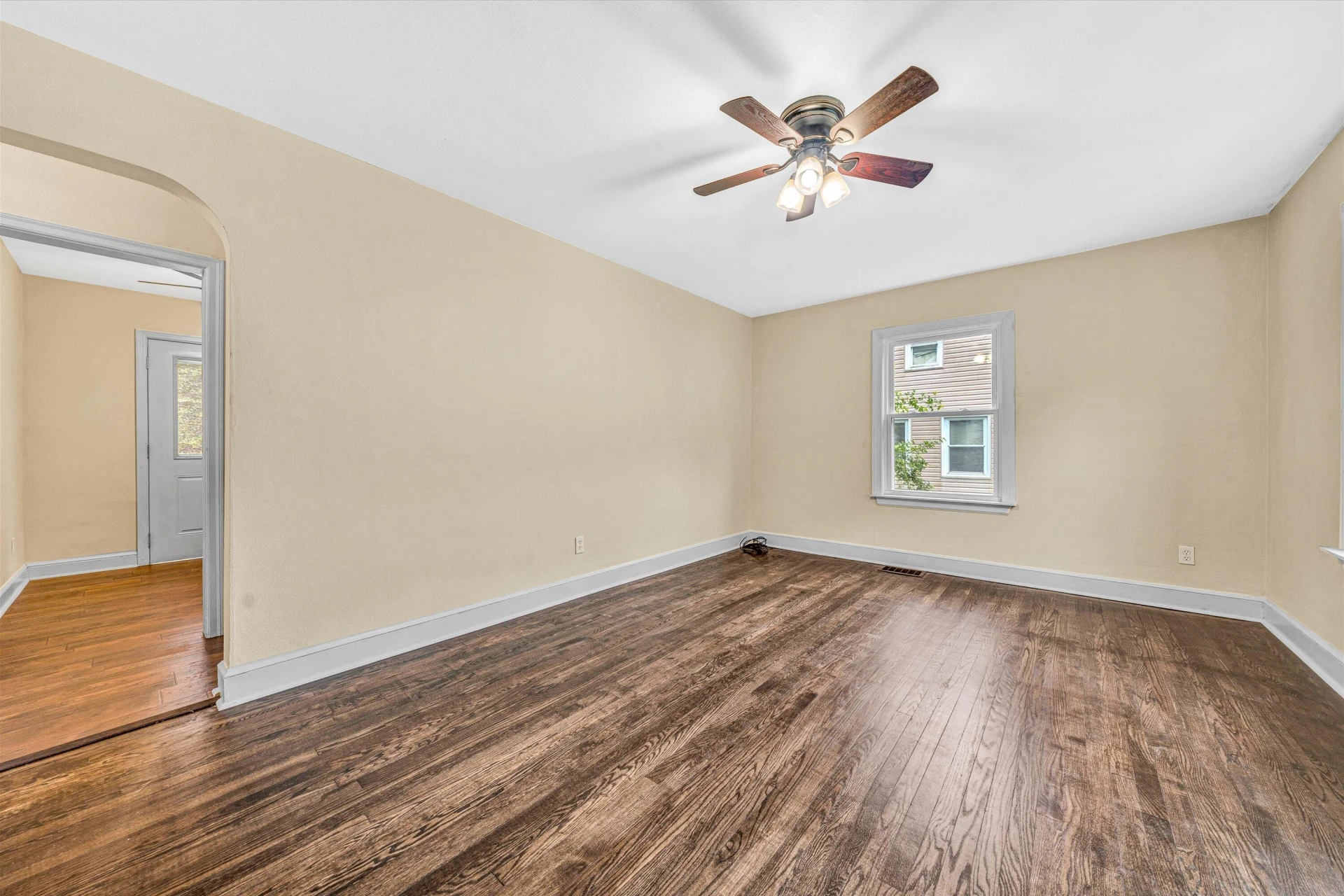 2752 Lansing DR - Photo 6