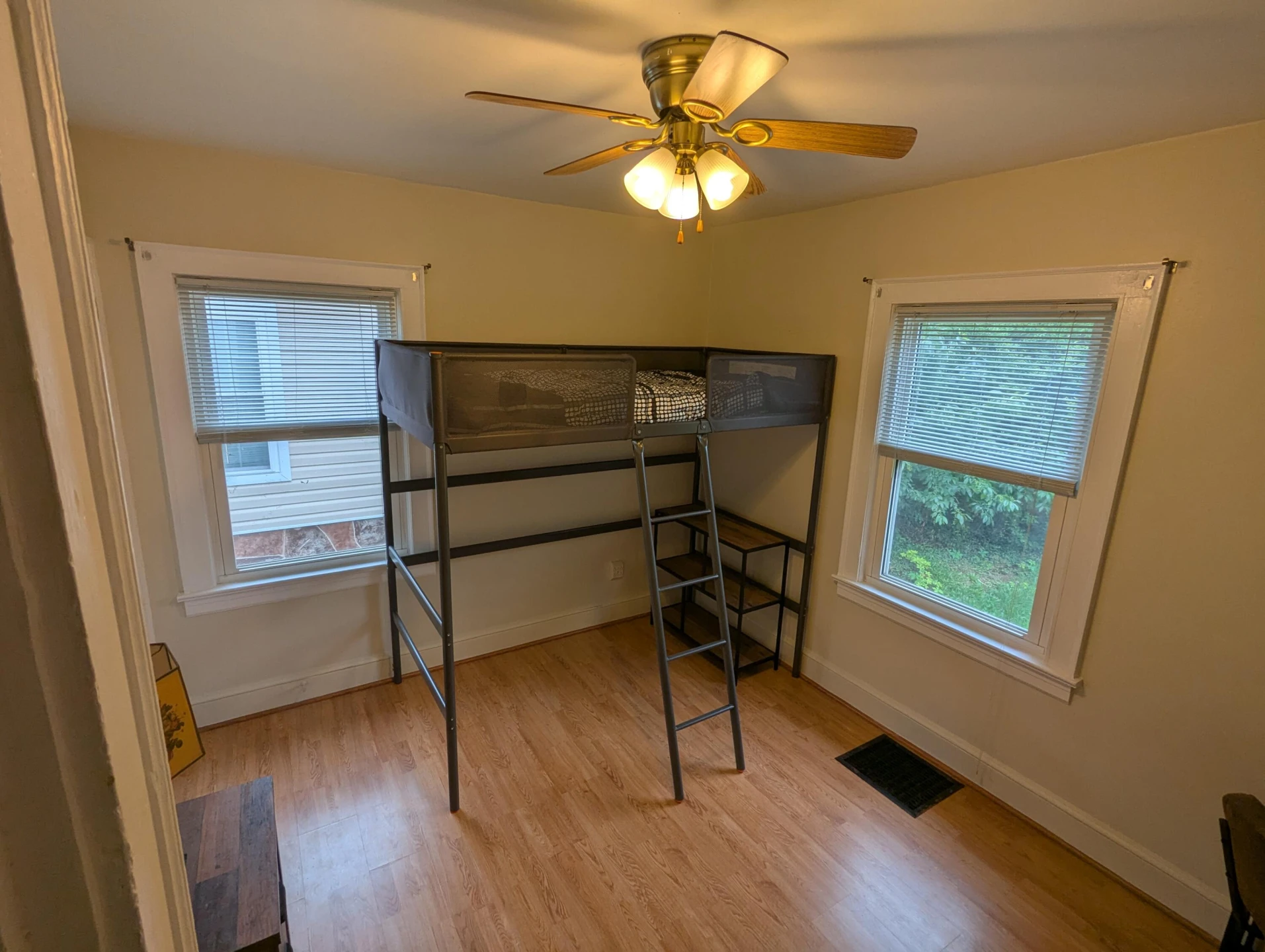 3111 Hillcrest AVE - Photo 16