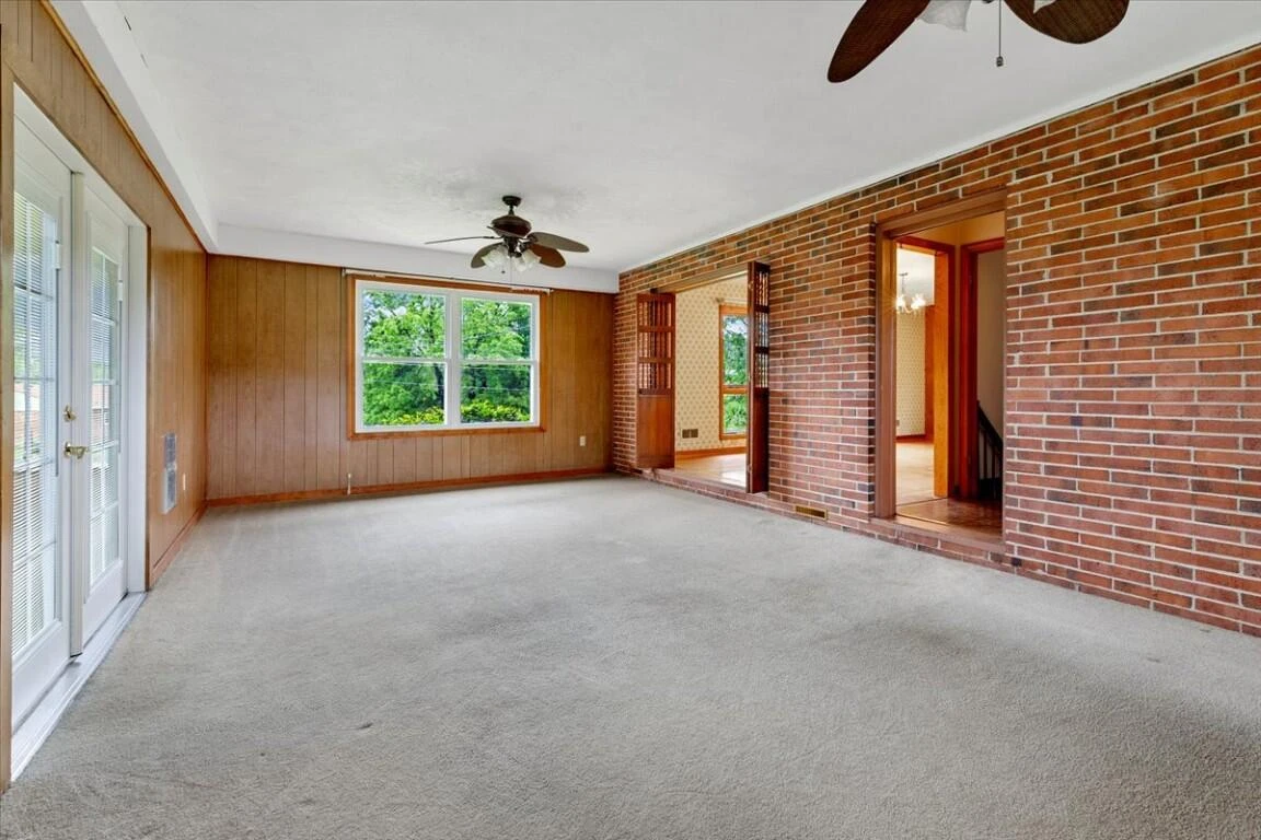 5496 Stuart ST - Photo 10