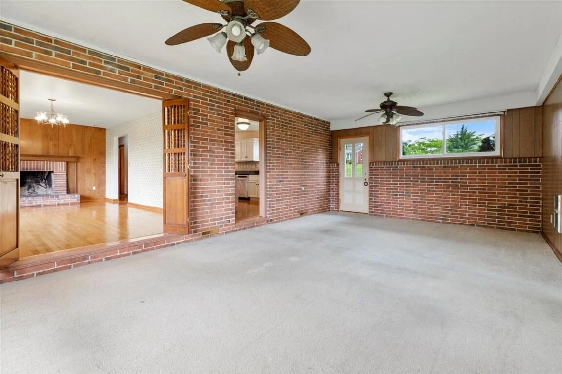5496 Stuart ST - Photo 11