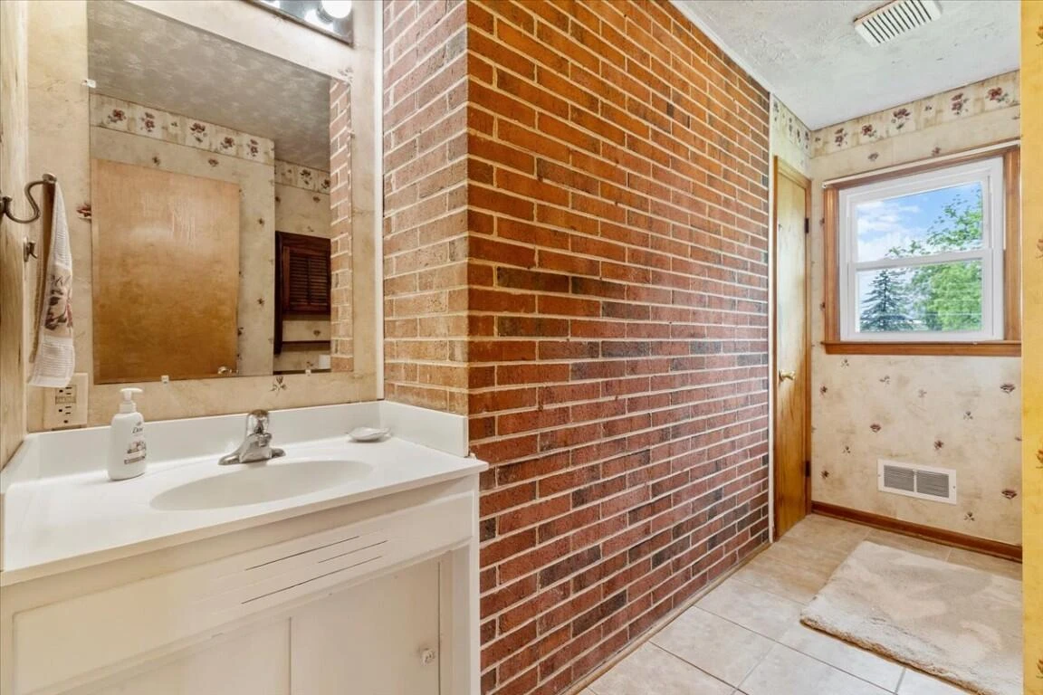 5496 Stuart ST - Photo 35