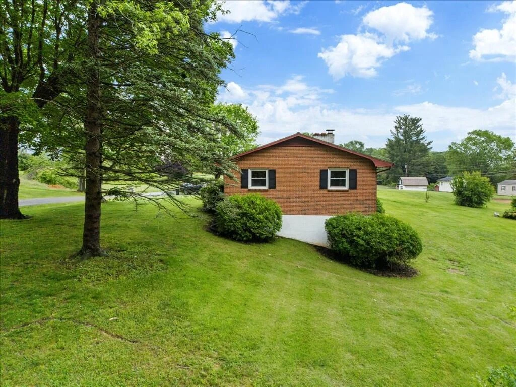 5496 Stuart ST - Photo 41