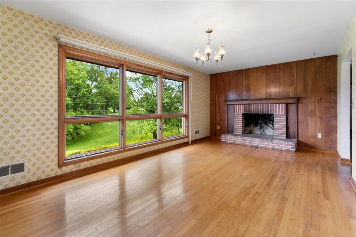 5496 Stuart ST - Photo 7