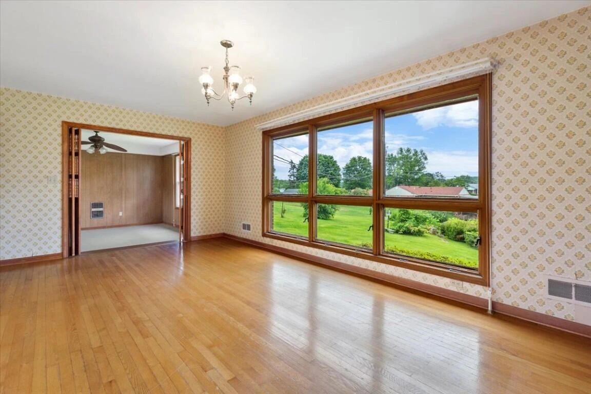 5496 Stuart ST - Photo 8