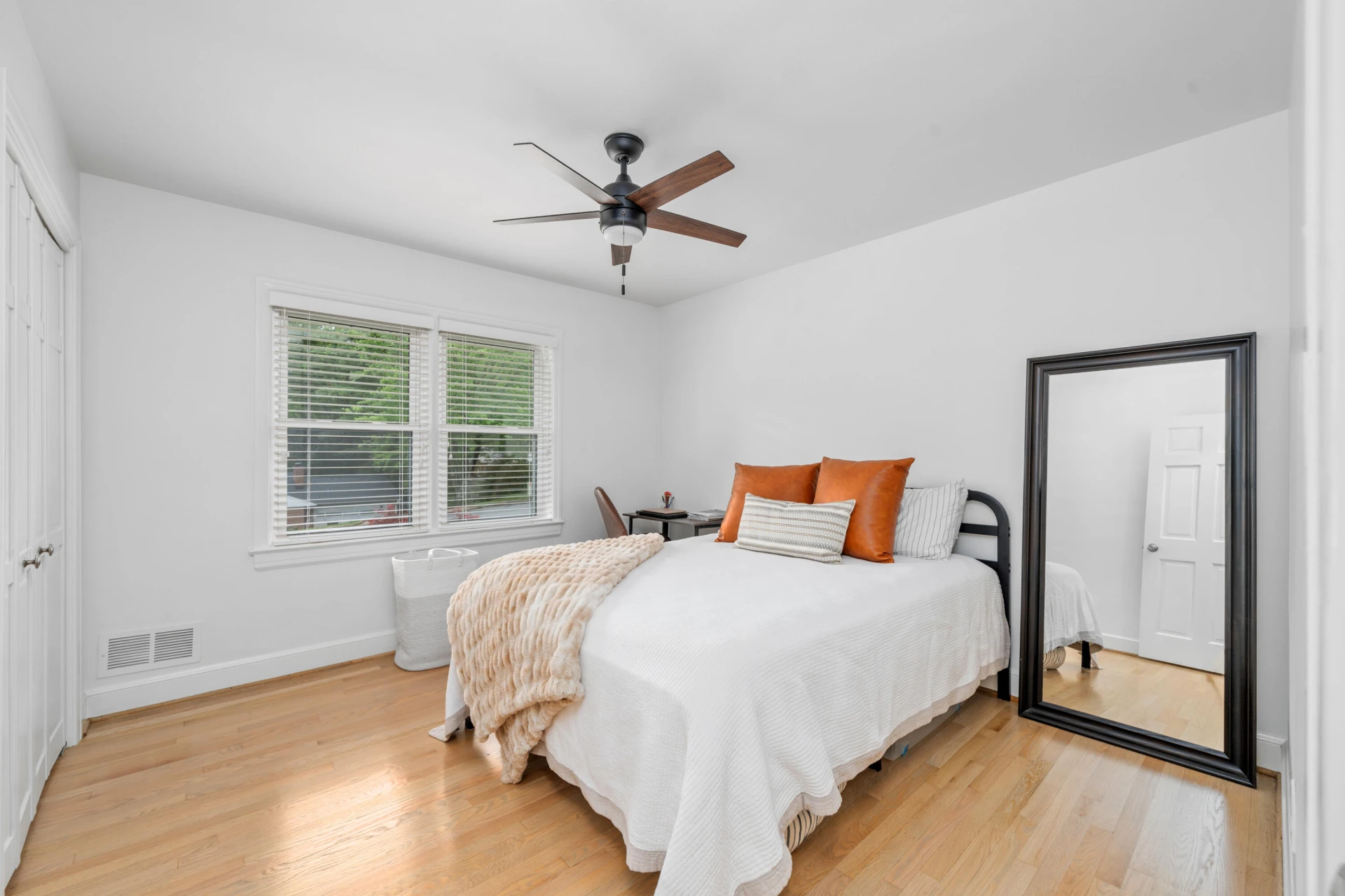 2561 Inglewood RD - Photo 15