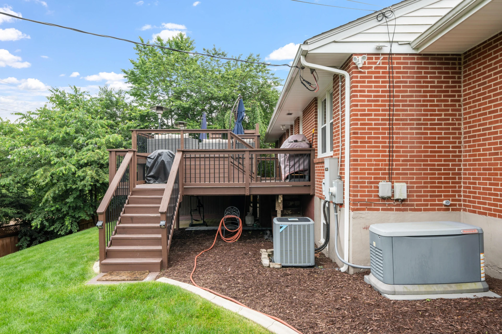 2561 Inglewood RD - Photo 34