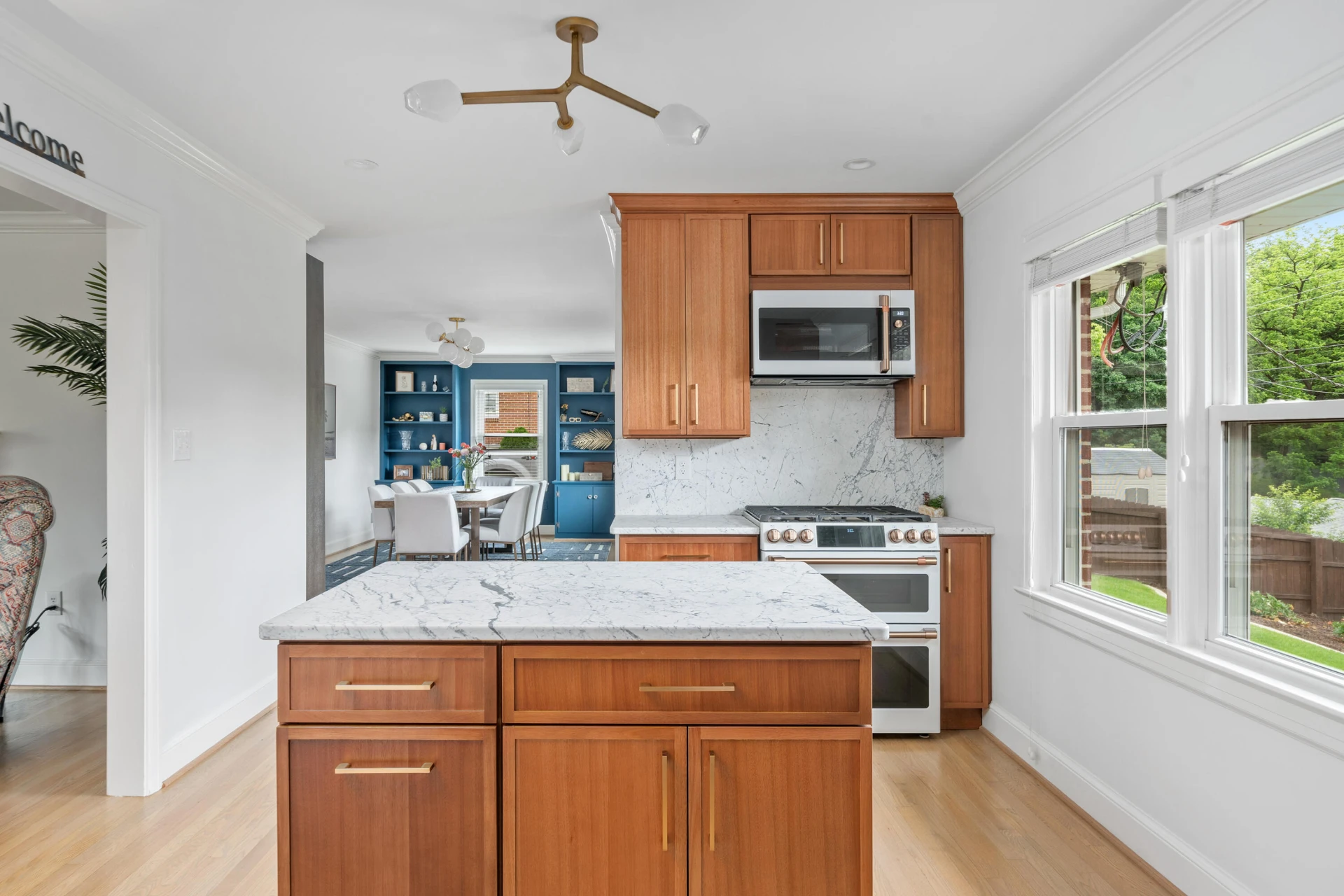 2561 Inglewood RD - Photo 4