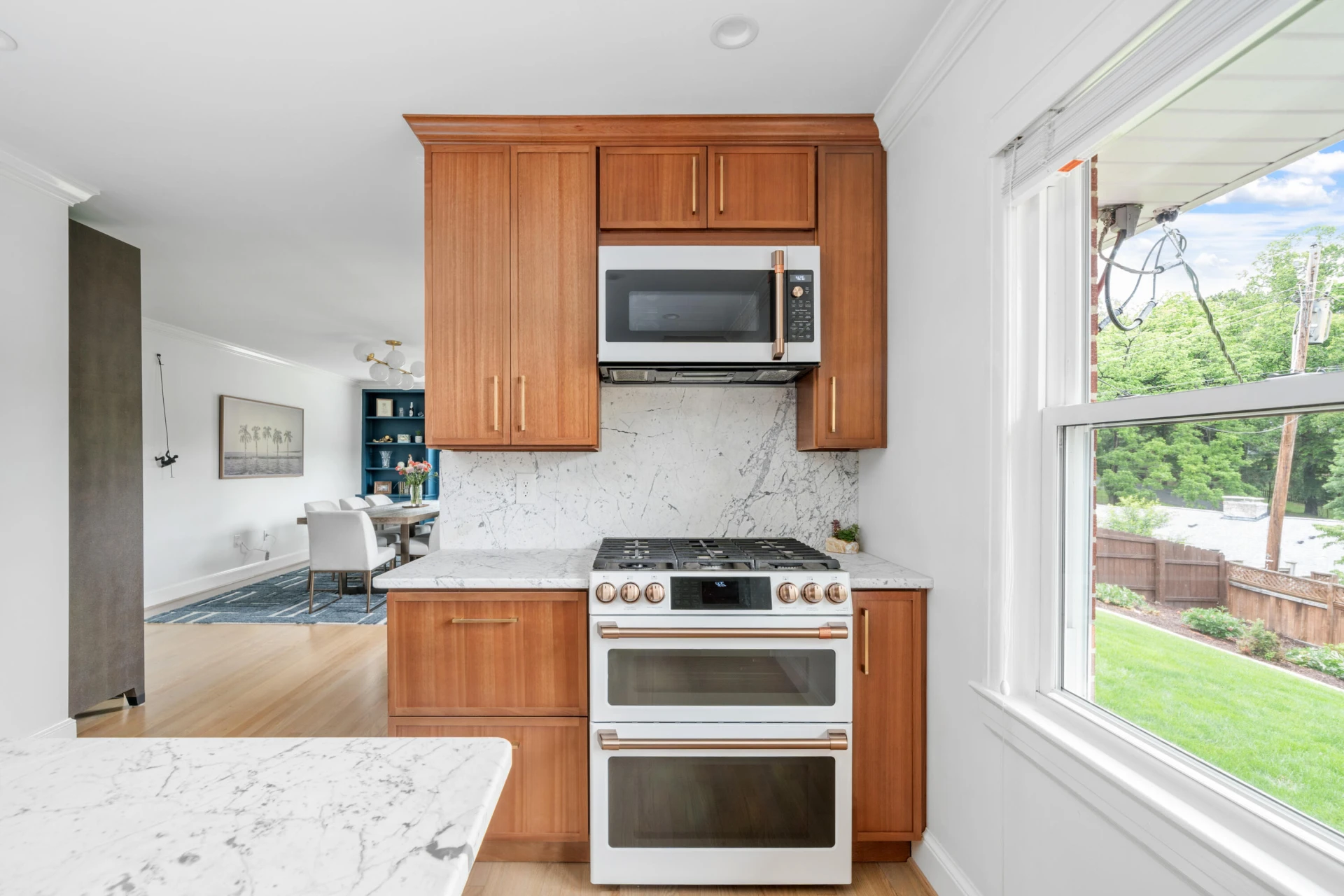 2561 Inglewood RD - Photo 5