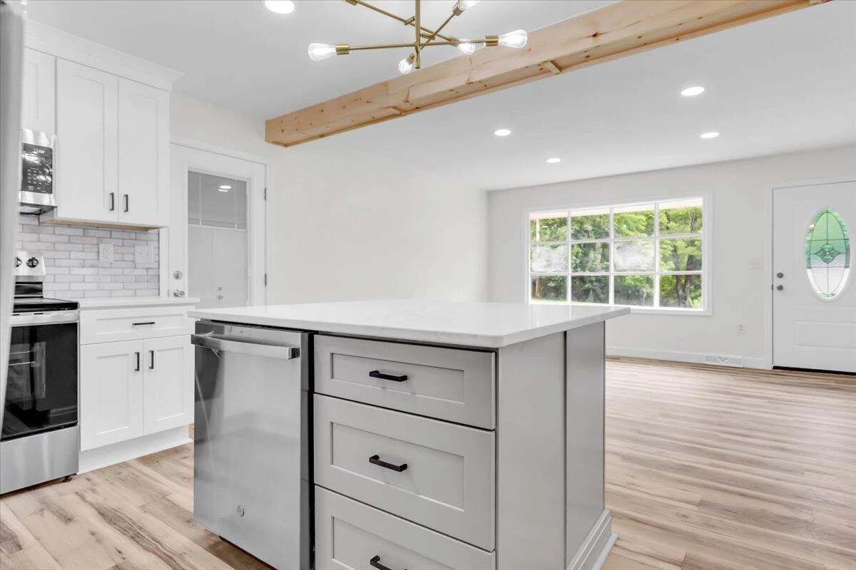 201 Forest Ridge DR - Photo 18