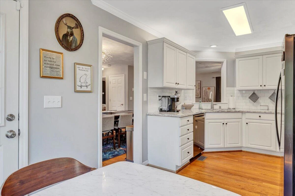 828 Ray ST - Photo 28