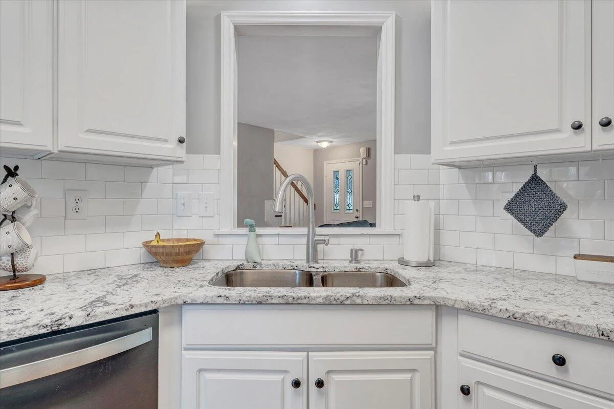 828 Ray ST - Photo 32