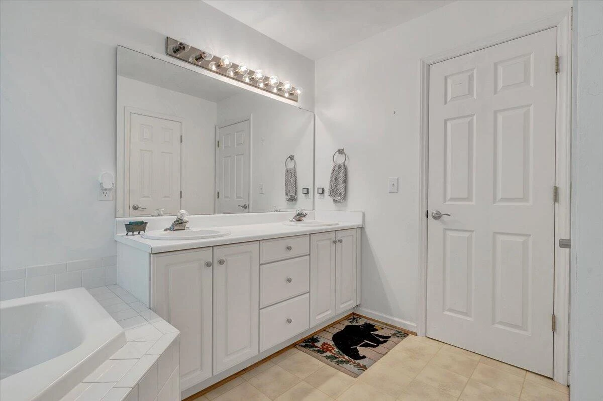 828 Ray ST - Photo 40