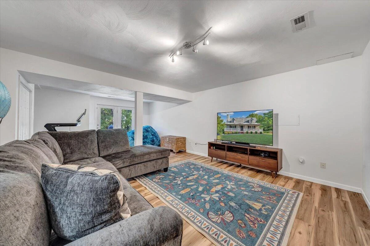 828 Ray ST - Photo 47