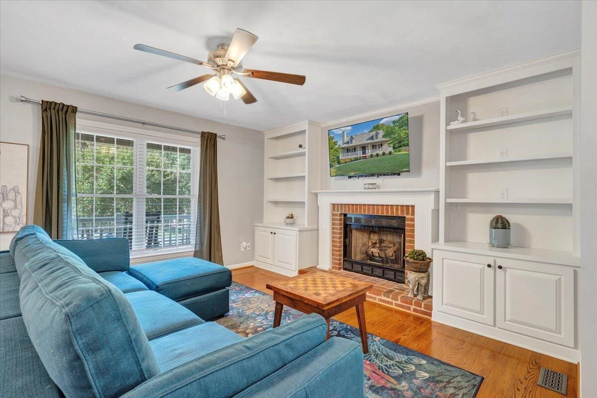 828 Ray ST - Photo 11
