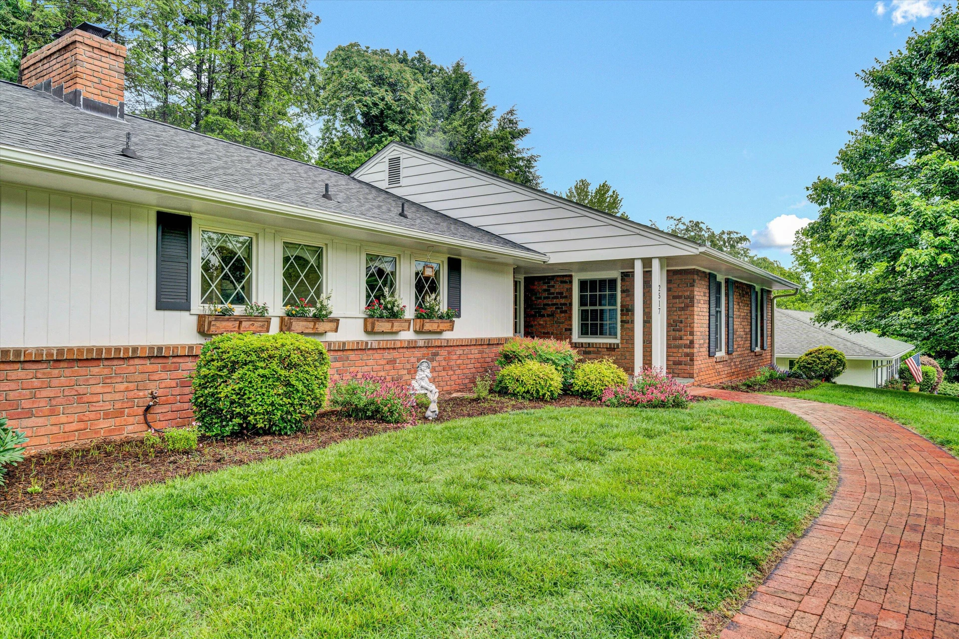 2517 Sprucewood RD - Photo 3