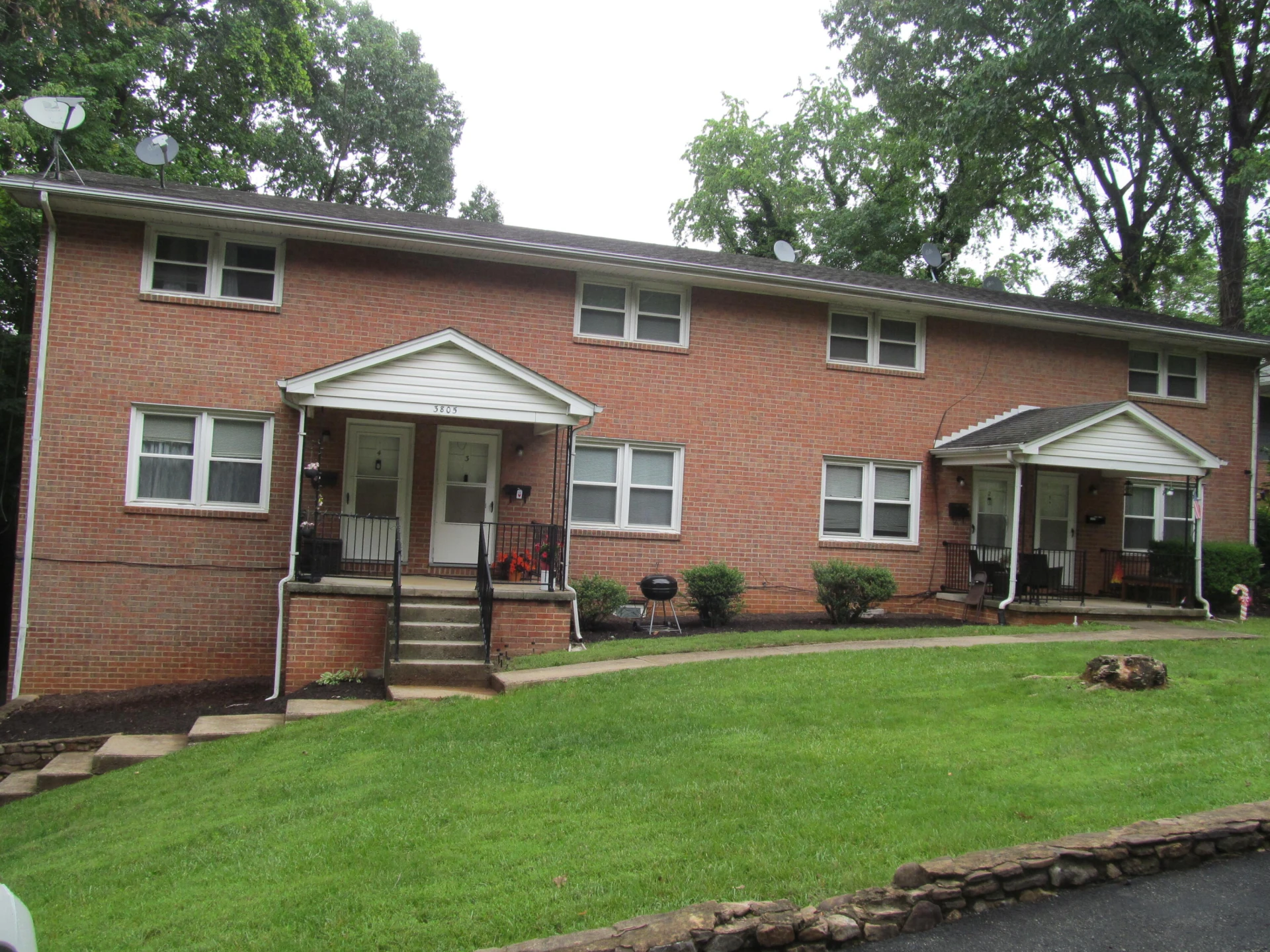 3805 Grandview AVE - Photo 3
