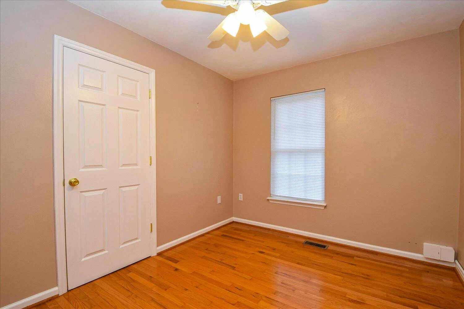 4882 Horseman DR - Photo 12