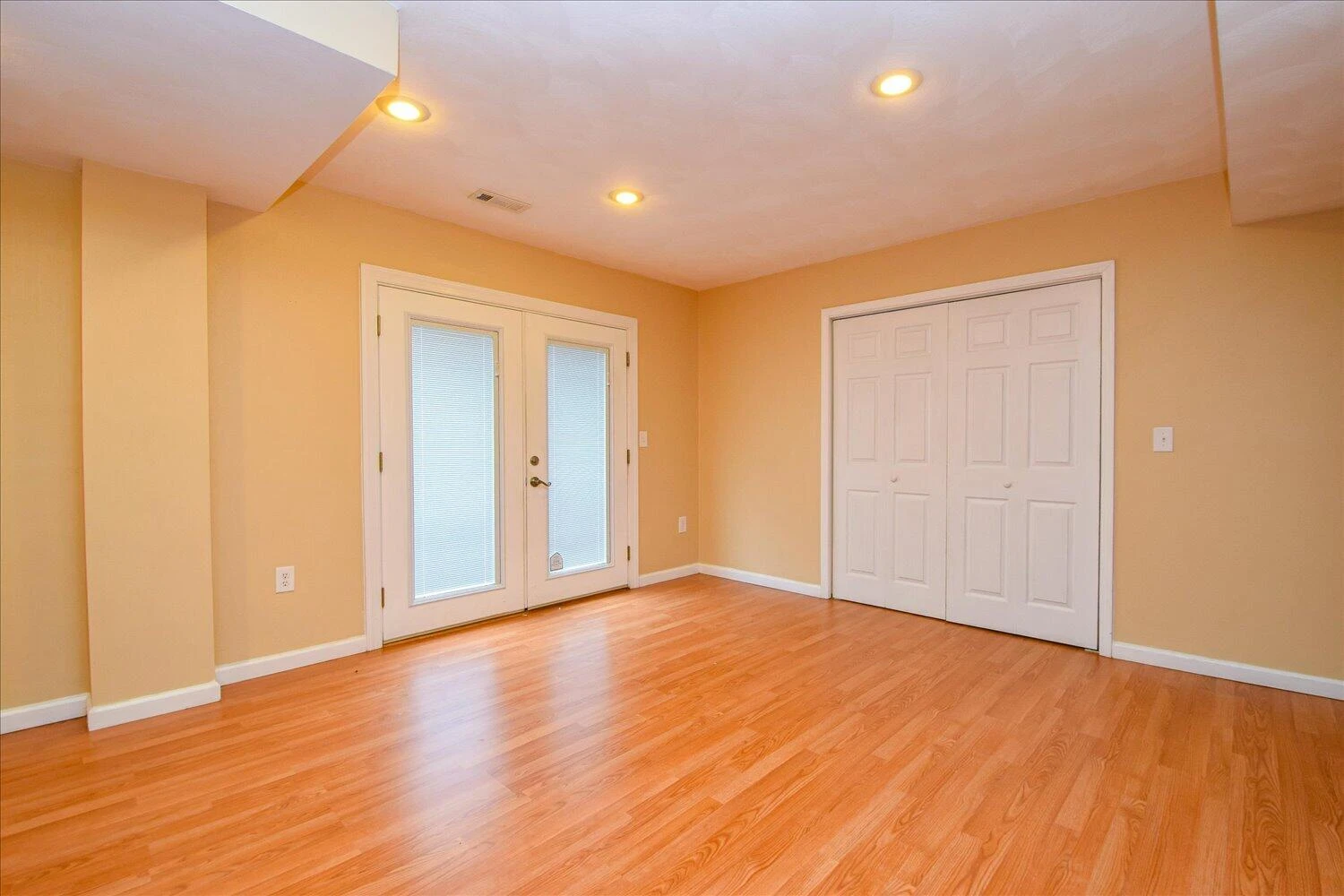 4882 Horseman DR - Photo 15