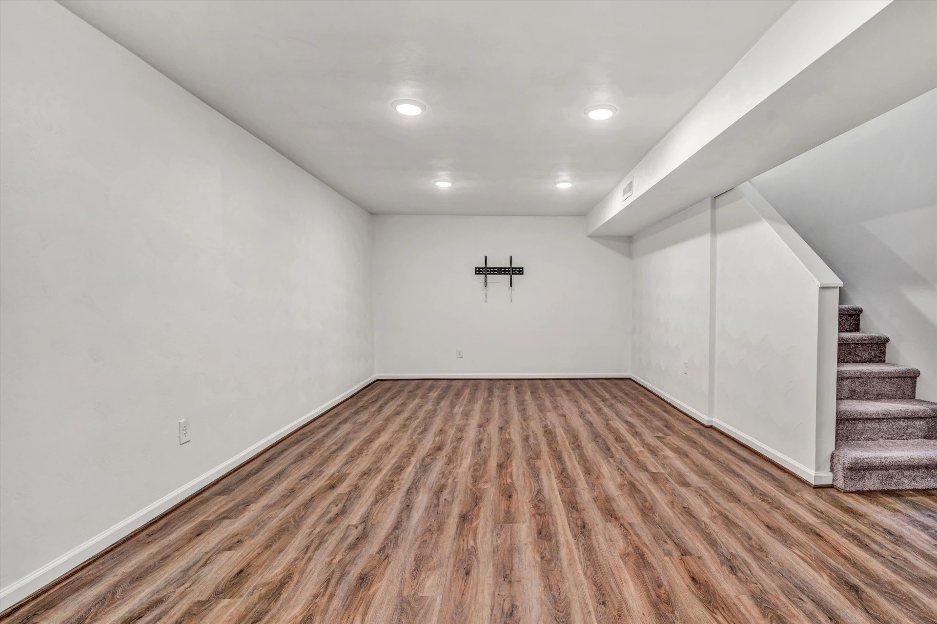 4566 Girard DR - Photo 20