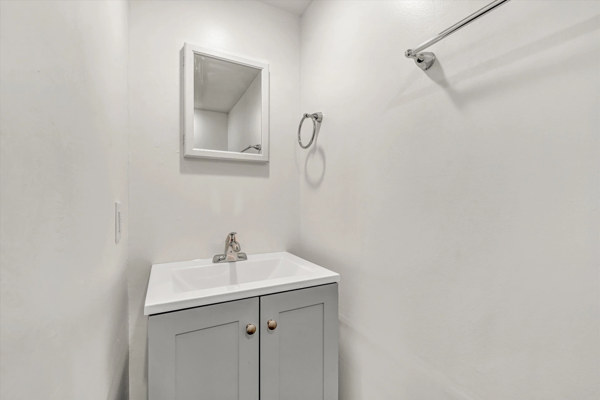 4566 Girard DR - Photo 27