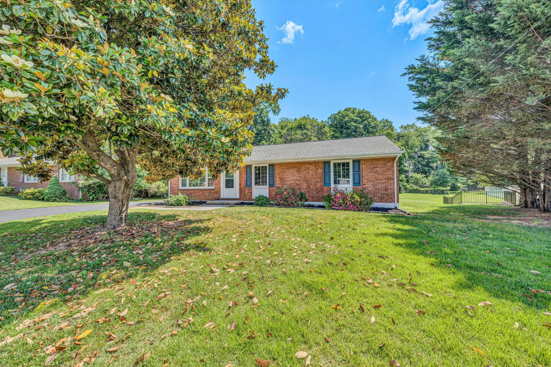 4566 Girard DR - Photo 3