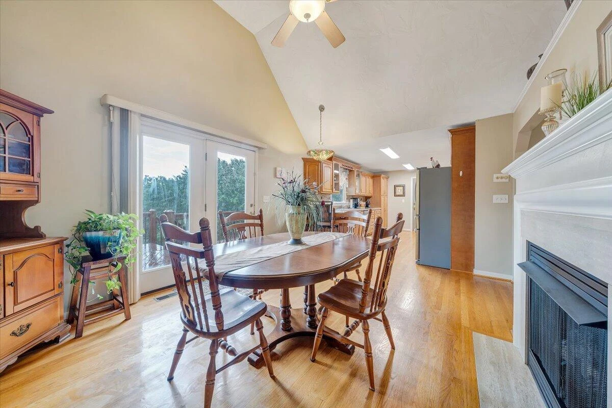 1341 Johnsbury CT - Photo 10