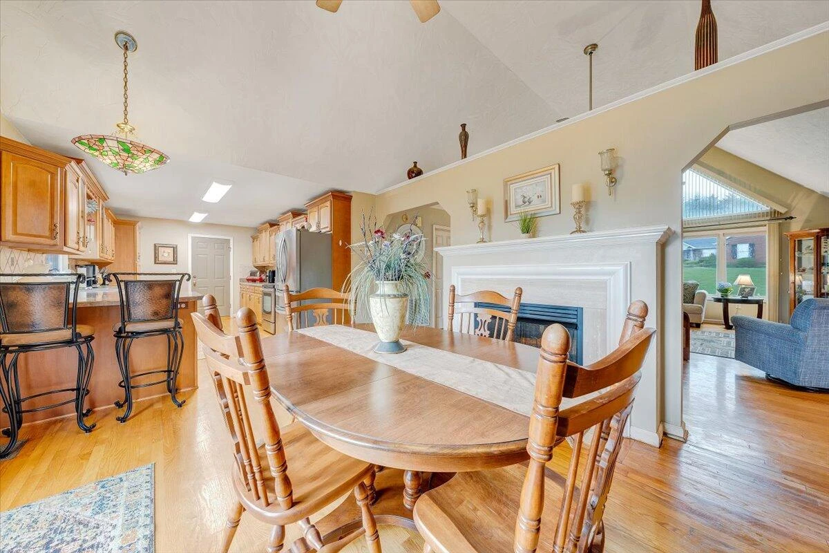 1341 Johnsbury CT - Photo 11
