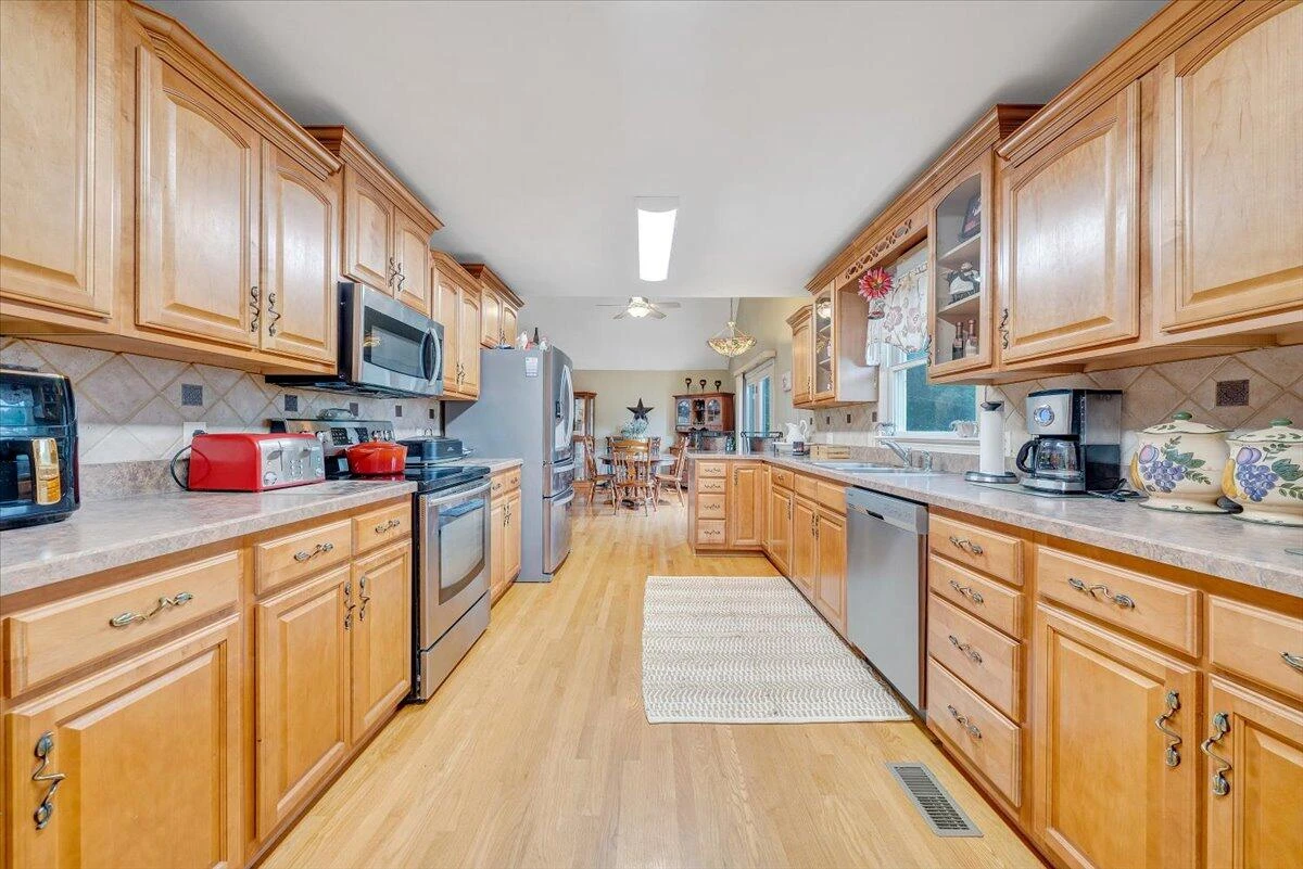 1341 Johnsbury CT - Photo 13