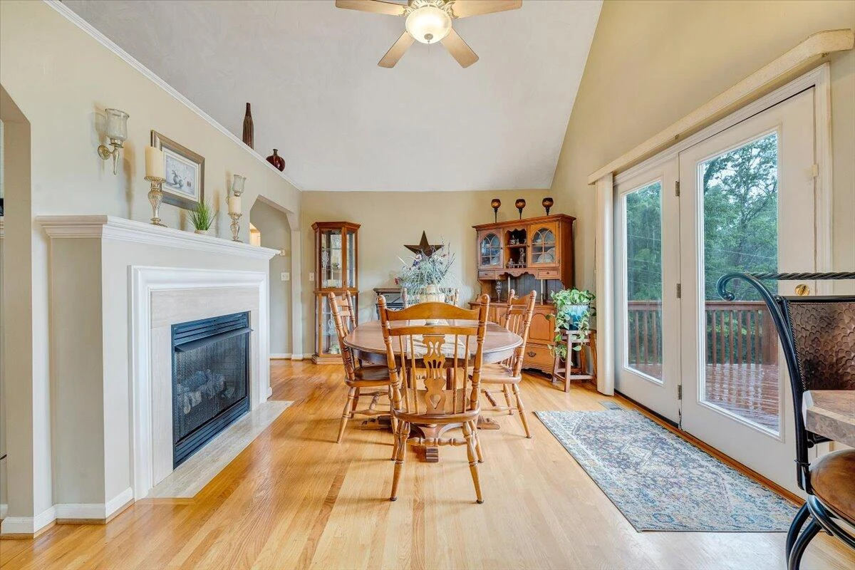 1341 Johnsbury CT - Photo 15