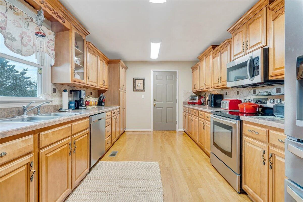1341 Johnsbury CT - Photo 17
