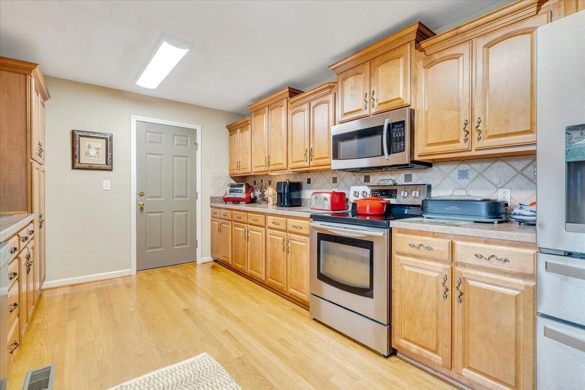 1341 Johnsbury CT - Photo 19