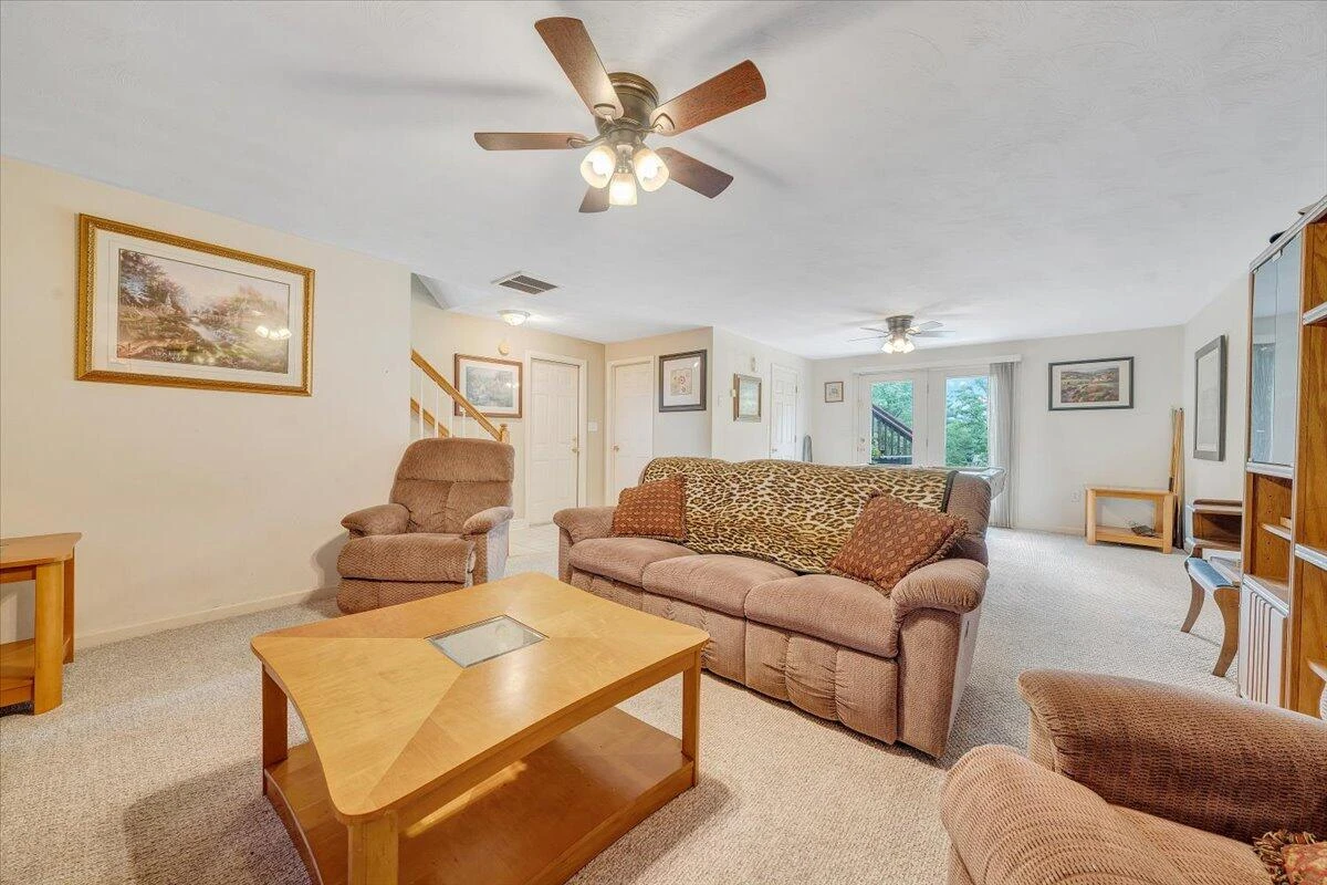 1341 Johnsbury CT - Photo 27