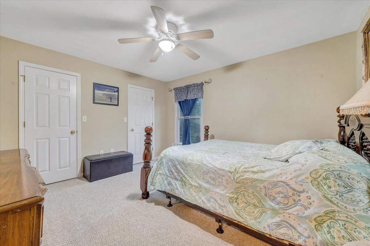 1341 Johnsbury CT - Photo 29