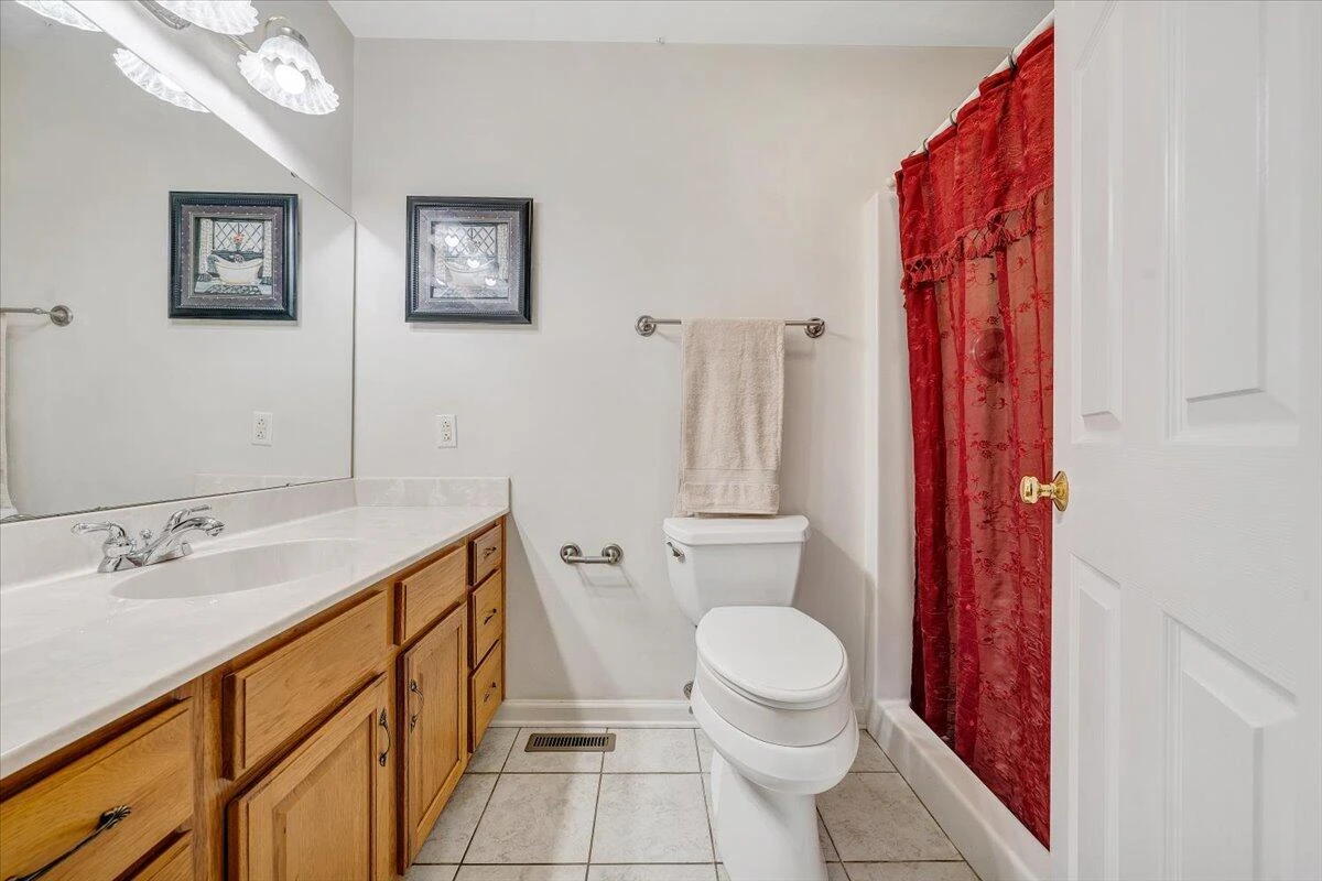 1341 Johnsbury CT - Photo 32