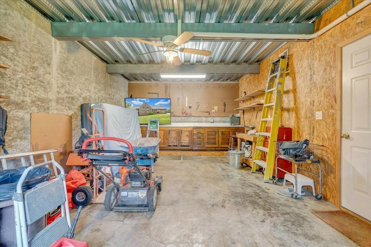 1341 Johnsbury CT - Photo 34