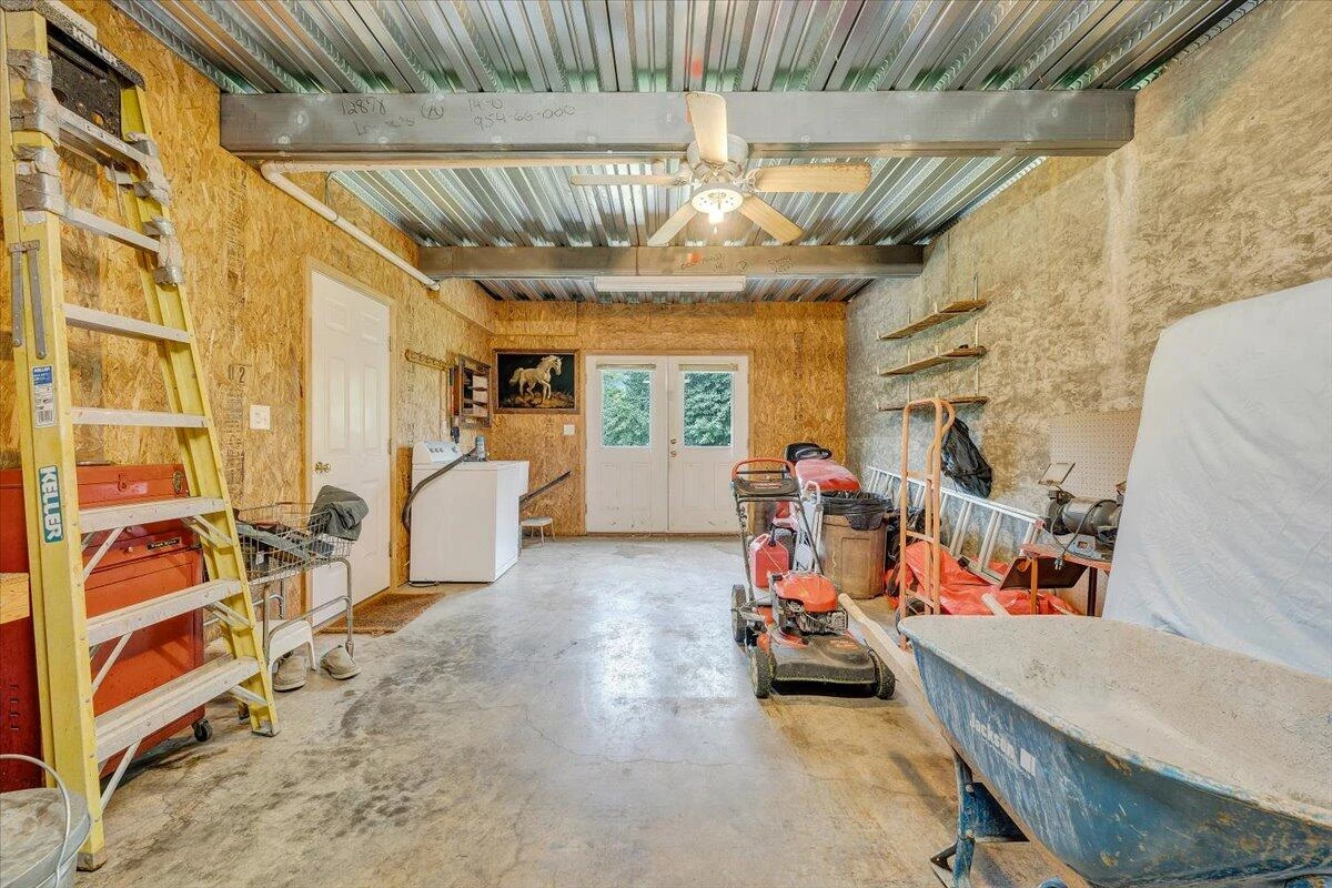 1341 Johnsbury CT - Photo 35