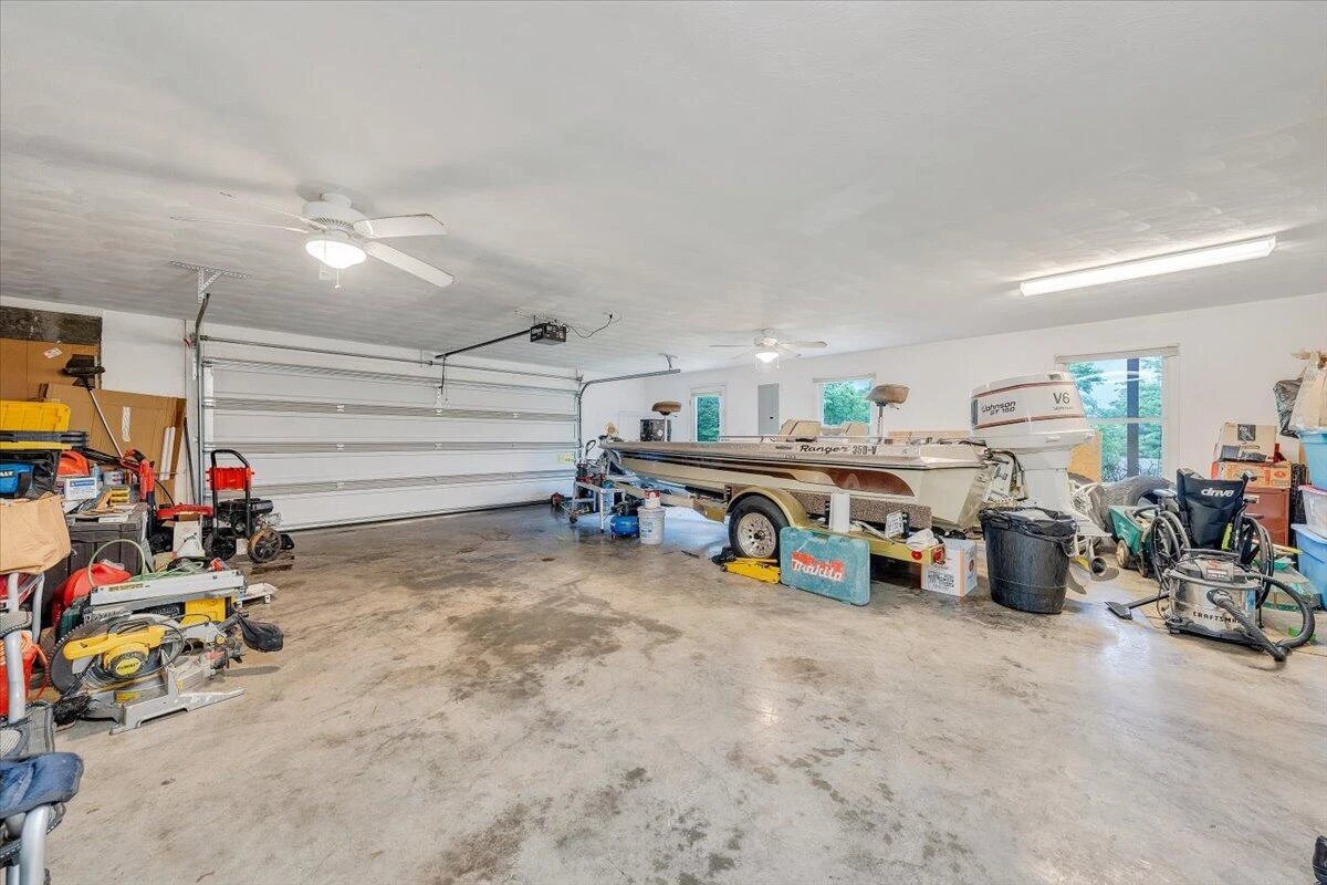 1341 Johnsbury CT - Photo 36