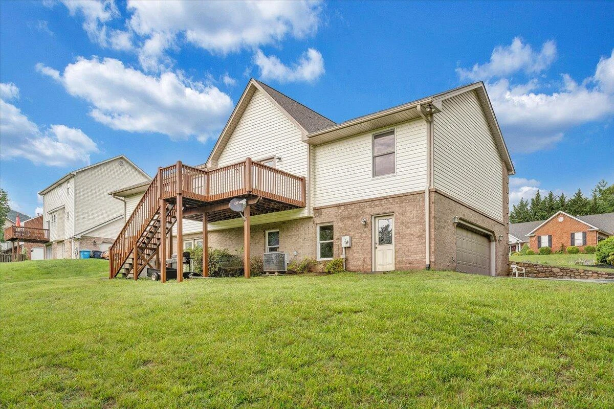 1341 Johnsbury CT - Photo 42
