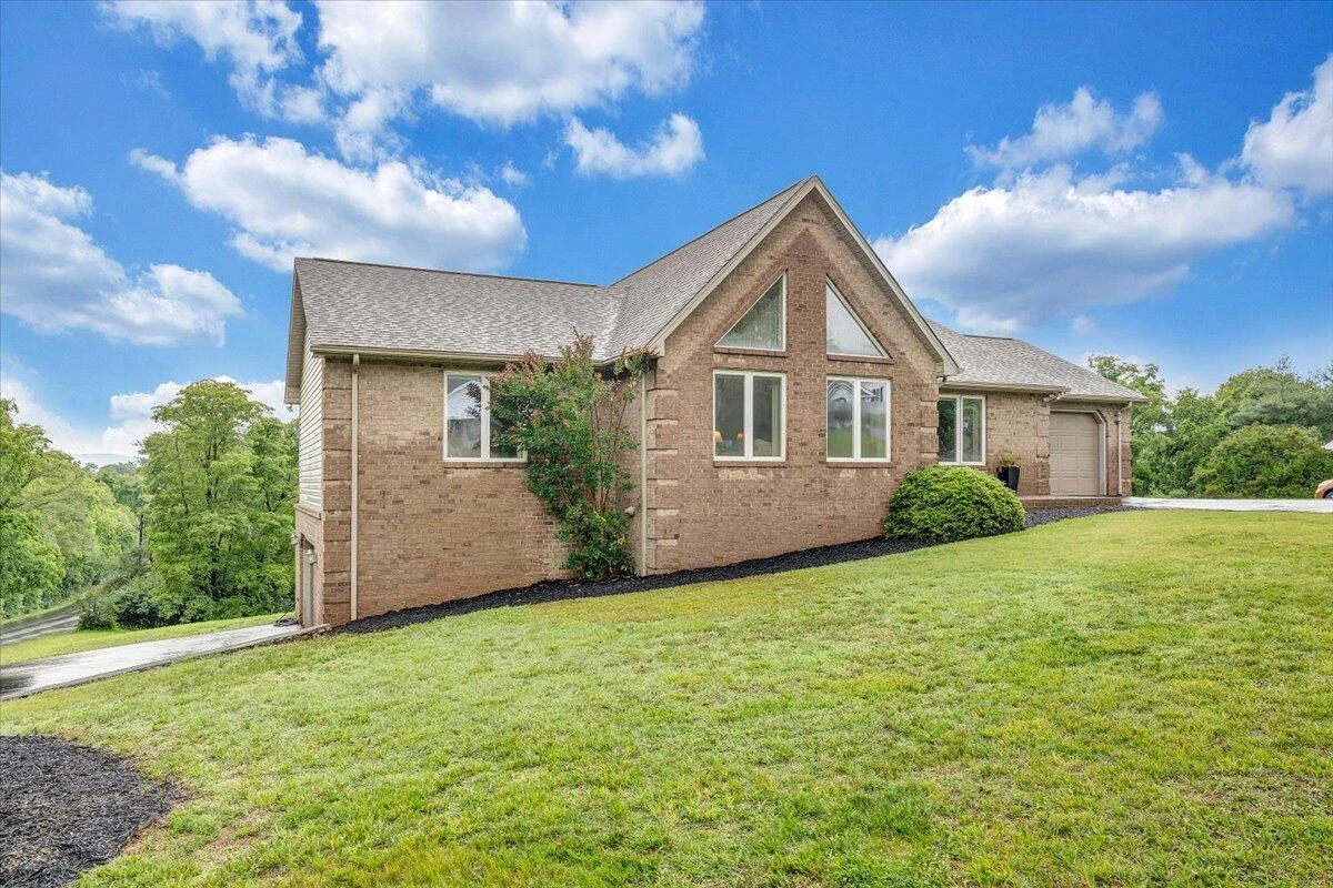 1341 Johnsbury CT - Photo 44