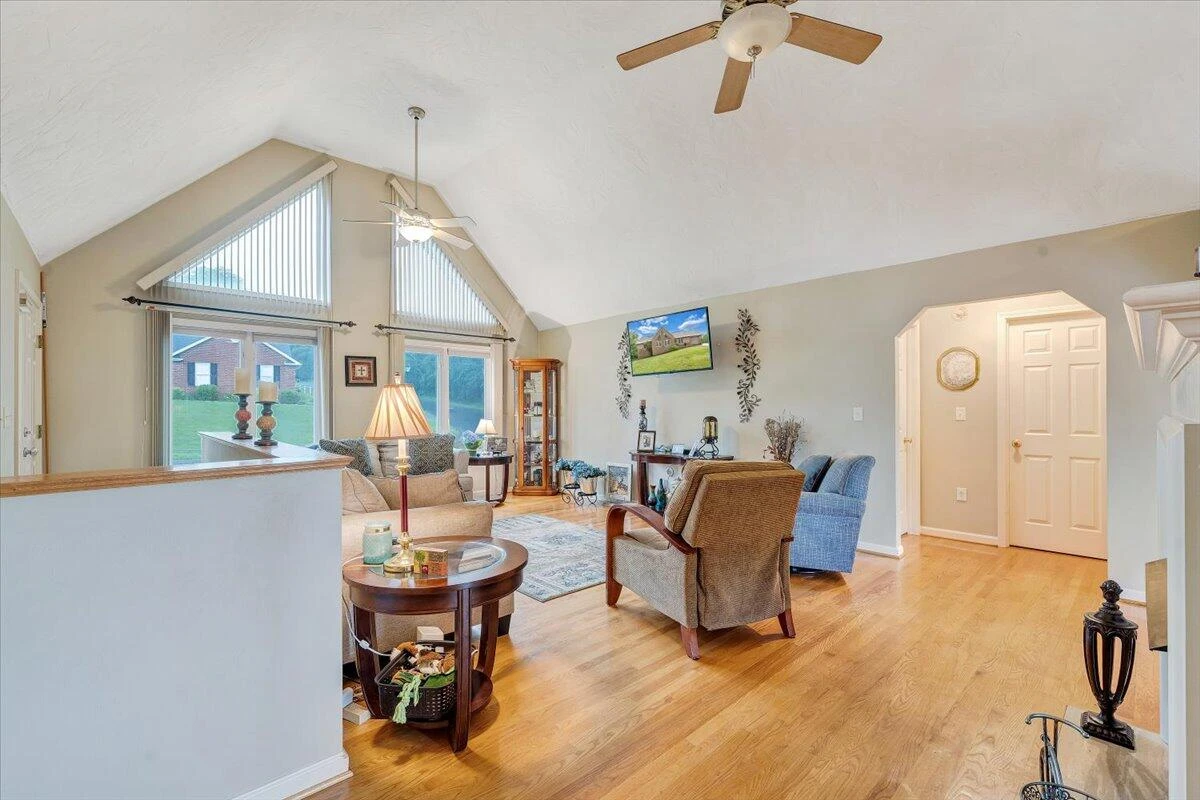 1341 Johnsbury CT - Photo 9
