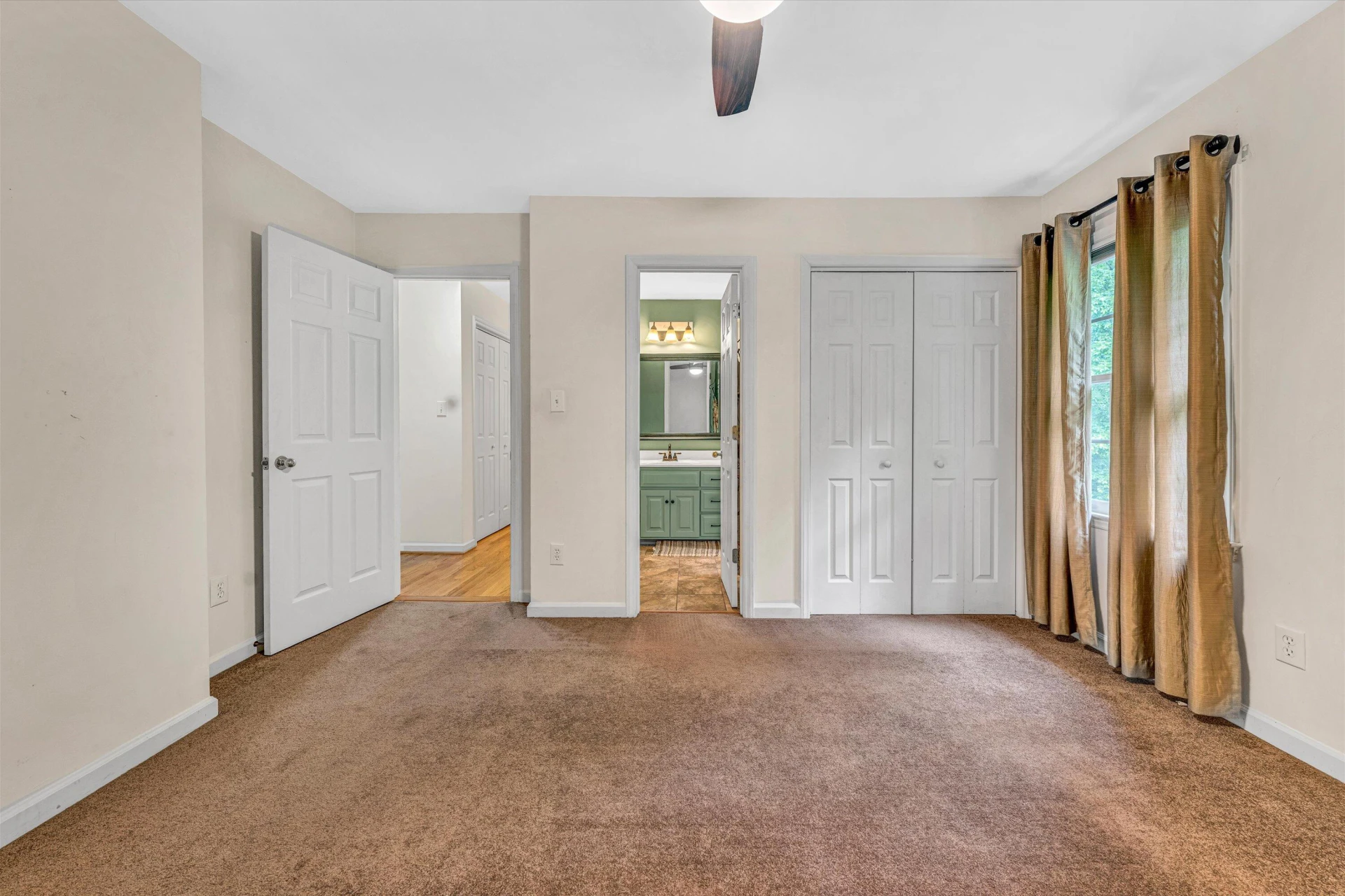 196 Buckingham CT - Photo 33